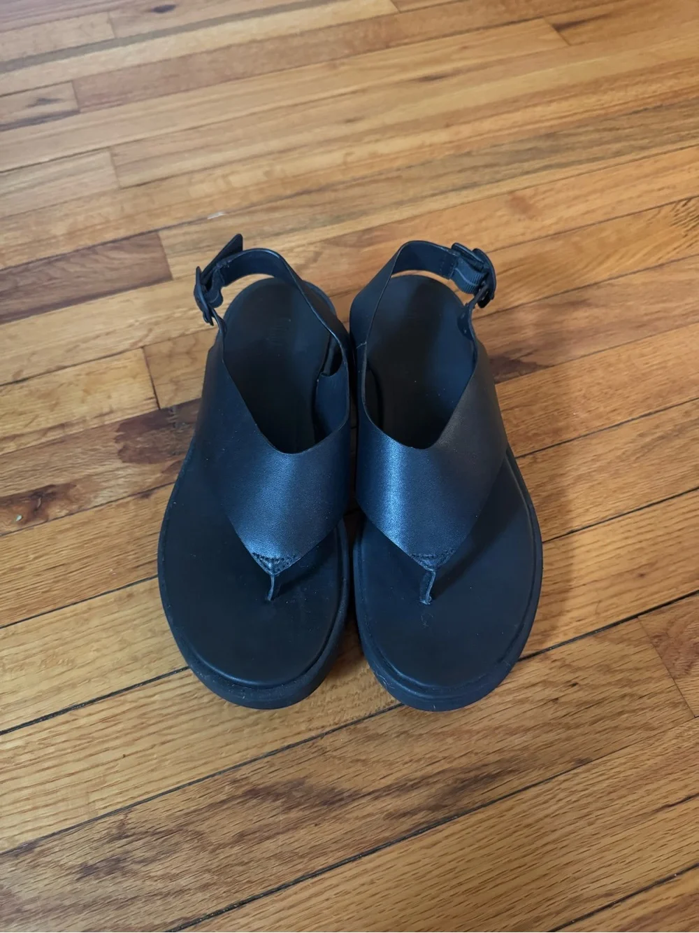 The FitFlop F-Mode Leather Flatform Back-Strap Toe-Post Sandals